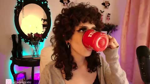 Snapshot of posigore chatting on November 6, 10:54 pm Anna Goth independient model online show from November 6, 10:54 pm