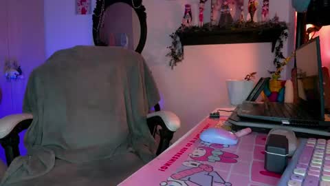 Snapshot of posigore chatting on May 11, 6:49 pm Anna Goth independient model online show from May 11, 6:49 pm