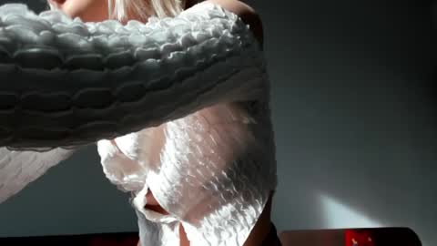 Snapshot of positivevibess chatting on January 7, 9:50 am positivevibess online show from January 7, 9:50 am