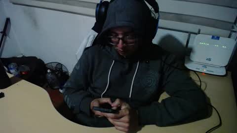 Snapshot of powerfulzeus2 chatting on September 24, 3:10 am powerfulzeus2 online show from September 24, 3:10 am