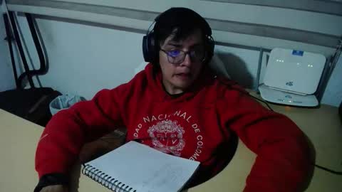 Snapshot of powerfulzeus2 chatting on October 17, 2:37 am powerfulzeus2 online show from October 17, 2:37 am