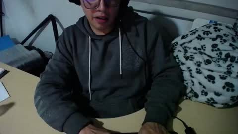 Snapshot of powerfulzeus2 chatting on October 28, 2:59 am powerfulzeus2 online show from October 28, 2:59 am