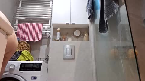 Snapshot of powermute22 chatting on December 17, 7:25 am Big Dick online show from December 17, 7:25 am