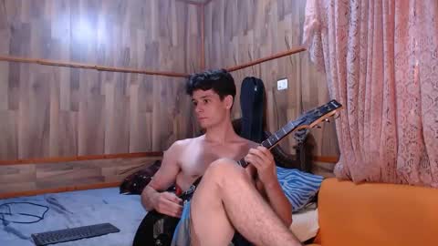 Snapshot of powertwinky chatting on December 15, 9:31 pm chris independent online show from December 15, 9:31 pm