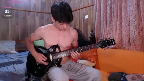 Snapshot of powertwinky chatting on December 18, 10:57 pm chris independent online show from December 18, 10:57 pm