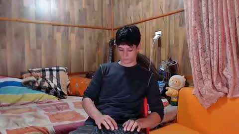 Snapshot of powertwinky chatting on February 7, 10:09 pm chris independent online show from February 7, 10:09 pm