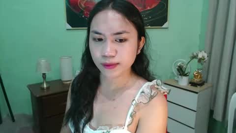 claire online show from April 28, 11:59 am