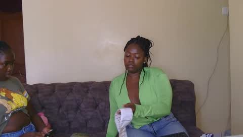 Snapshot of preetycookie chatting on February 4, 11:49 am Lilly online show from February 4, 11:49 am