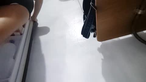 Dinah online show from December 29, 1:02 am