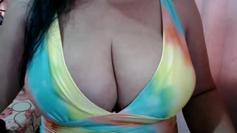 Snapshot of pregnantsinglesugar chatting on November 19, 11:38 pm WELCOME IM SINGLE PREGNANT REALLY HARD TO BE A SINGLE WITH TWIN SO PLS STOP BEING RUDELIARWASTING TIME. BE CONSIDERATE. TNX online show from November 19, 11:38 pm