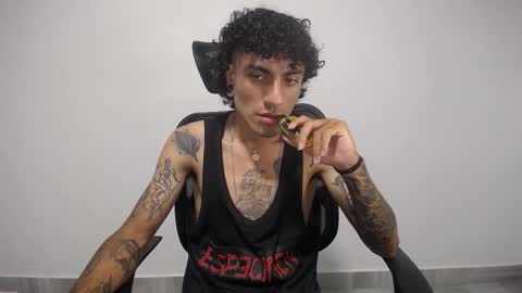 Plux online show from February 12, 10:37 pm