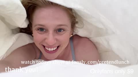 Snapshot of pretendlunch chatting on February 5, 10:12 pm Pretend online show from February 5, 10:12 pm