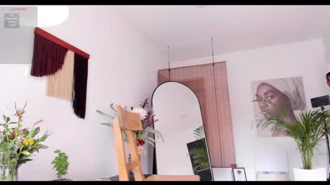 Snapshot of pretties_nay chatting on December 11, 6:09 pm Nayrobi online show from December 11, 6:09 pm