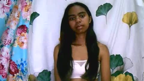 prettiethalia online show from December 5, 7:10 pm