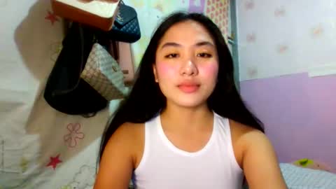 Snapshot of pretty_am chatting on December 23, 7:17 am pretty_am online show from December 23, 7:17 am