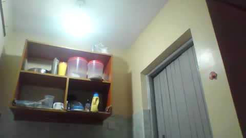 Snapshot of pretty_beib chatting on May 27, 5:54 pm Karol online show from May 27, 5:54 pm
