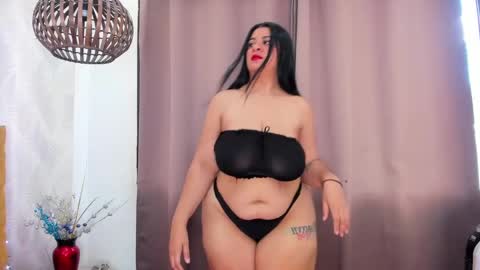 Snapshot of pretty_bigboobs_ chatting on January 29, 7:32 pm Carla online show from January 29, 7:32 pm