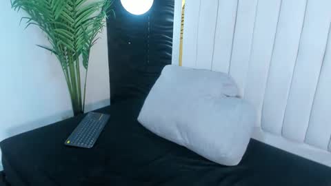 Snapshot of pretty_bigboobs_ chatting on January 31, 8:33 pm Carla online show from January 31, 8:33 pm