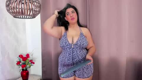 Snapshot of pretty_bigboobs_ chatting on March 3, 7:17 pm Carla online show from March 3, 7:17 pm