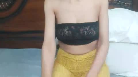 pretty_cat1 online show from October 14, 8:42 pm