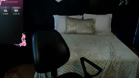 pretty_cristal22 online show from February 7, 12:09 pm