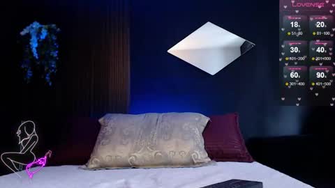 pretty_cristal22 online show from April 12, 4:56 pm