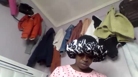 pretty_curvy99 online show from March 2, 7:32 pm