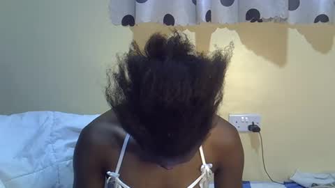 Snapshot of pretty_daniella chatting on February 2, 3:39 pm pretty_daniella online show from February 2, 3:39 pm
