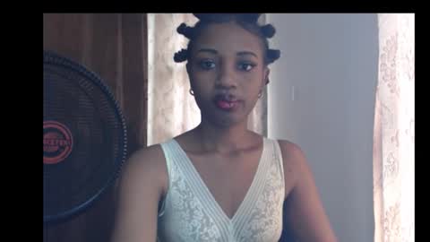 Snapshot of pretty_ebonygirl2 chatting on February 28, 10:05 am Pretty ebonygirl2 online show from February 28, 10:05 am