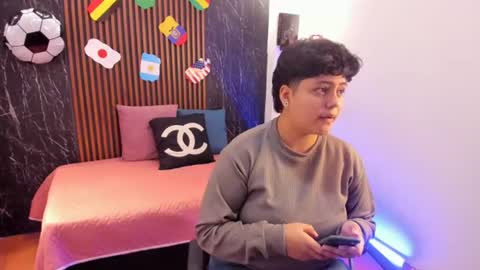 pretty_honey22 online show from June 20, 1:30 am