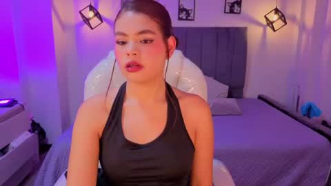 pretty online show from June 19, 4:06 am