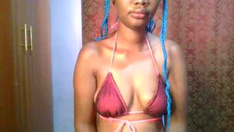 pretty_leilah online show from January 11, 2:33 pm