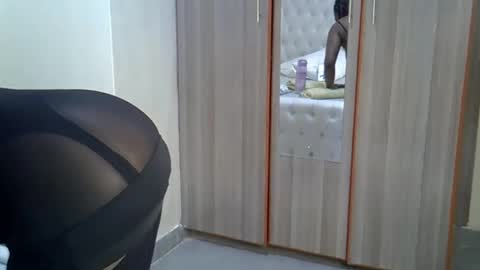 Snapshot of pretty_lida chatting on December 15, 8:24 pm pretty_lida online show from December 15, 8:24 pm