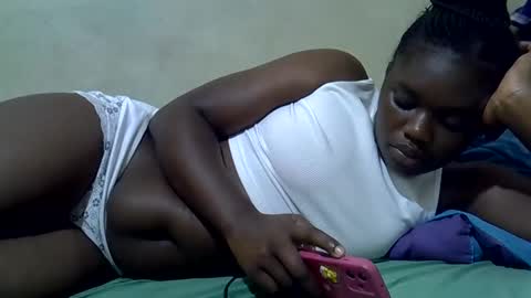 pretty_melan online show from April 2, 6:33 am