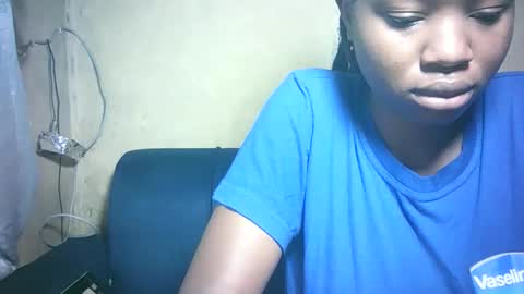 pretty_milan online show from December 20, 10:11 am