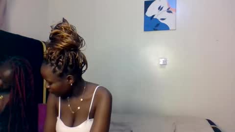 Snapshot of pretty_naya chatting on February 12, 7:09 pm naya online show from February 12, 7:09 pm