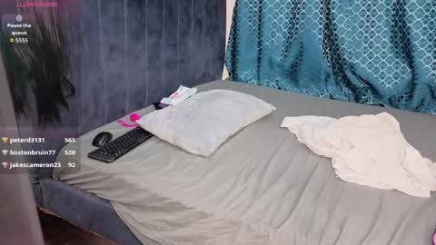 pretty_peshy online show from May 21, 8:21 am