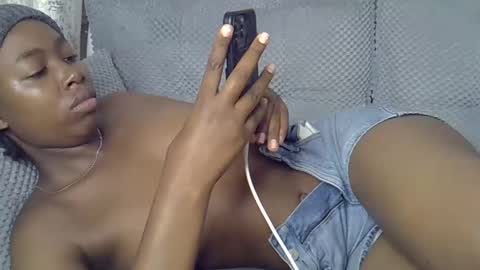 pretty_petite24 online show from May 22, 12:55 pm
