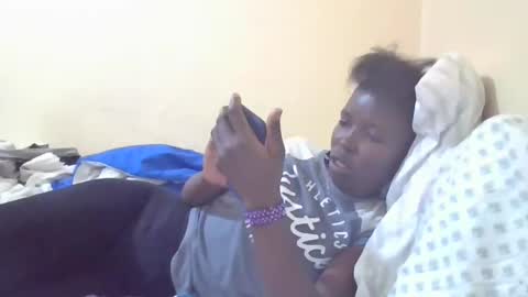 pretty_petite_ebony online show from January 11, 2:20 am