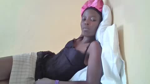 pretty_petite_ebony online show from March 3, 1:20 pm