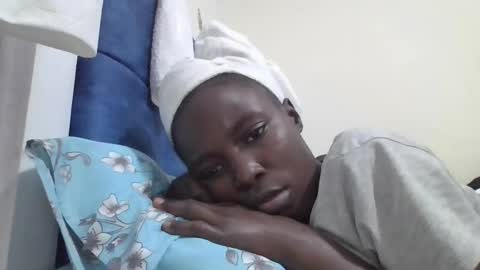 pretty_petite_ebony online show from October 21, 4:30 pm