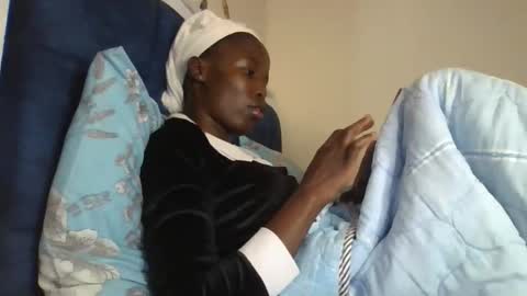 pretty_petite_ebony online show from December 20, 7:59 am