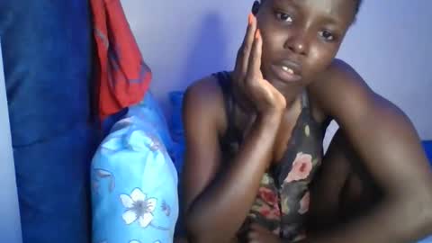 pretty_petite_ebony online show from March 3, 7:42 pm
