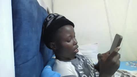 pretty_petite_ebony online show from April 8, 6:08 pm