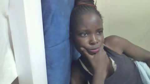 pretty_petite_ebony online show from April 17, 8:56 pm