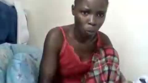 Snapshot of pretty_petite_ebony chatting on June 24, 12:15 pm pretty_petite_ebony online show from June 24, 12:15 pm