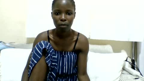Snapshot of pretty_petite_ebony chatting on July 2, 8:31 am pretty_petite_ebony online show from July 2, 8:31 am