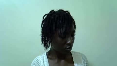 Snapshot of pretty_swirl chatting on February 15, 7:51 am Twirl online show from February 15, 7:51 am