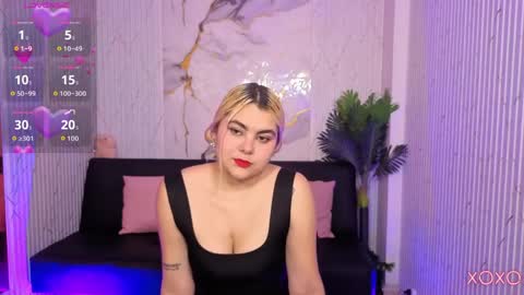 pretty_tay online show from April 11, 11:47 am