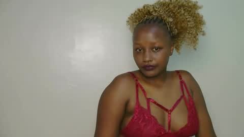 Snapshot of pretty_tinna chatting on November 4, 12:04 pm Tina online show from November 4, 12:04 pm